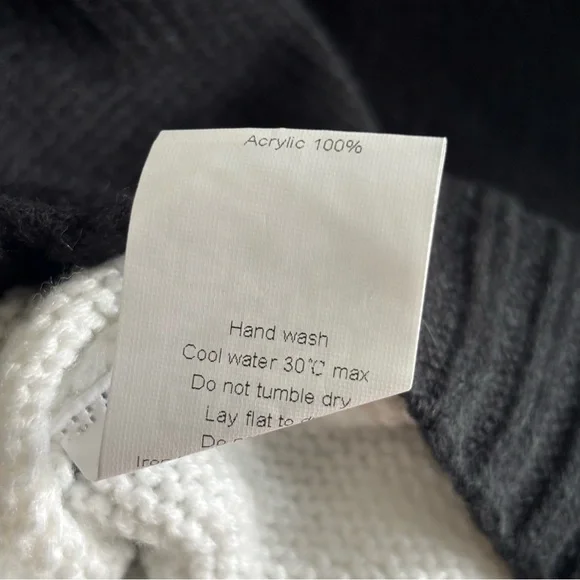 Show Me Your Mumu SKI Black and White Knit Chunky Sweater Oversized Size Small - Picture 11 of 11